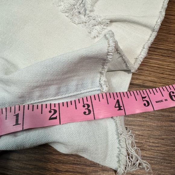 American Eagle Light Wash Jean Shorts - Picture 6 of 6